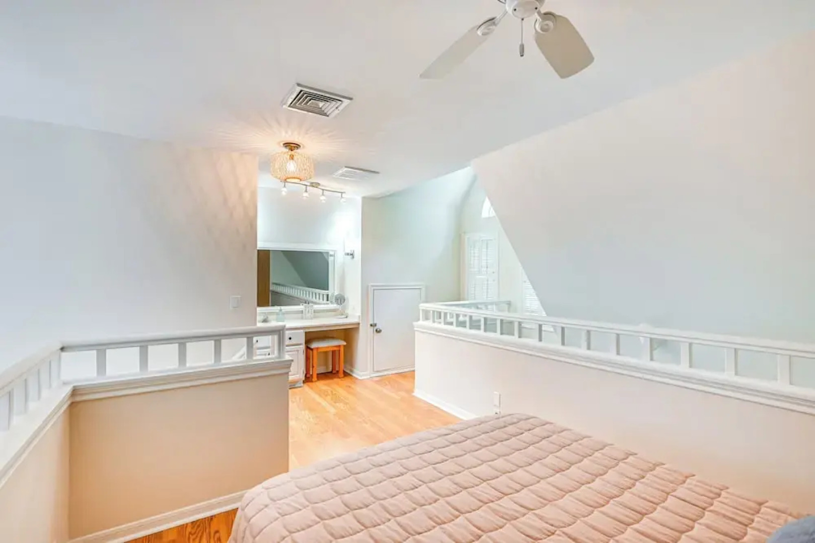 1 Mi to Mohegan Sun: Studio w/ Pool Access