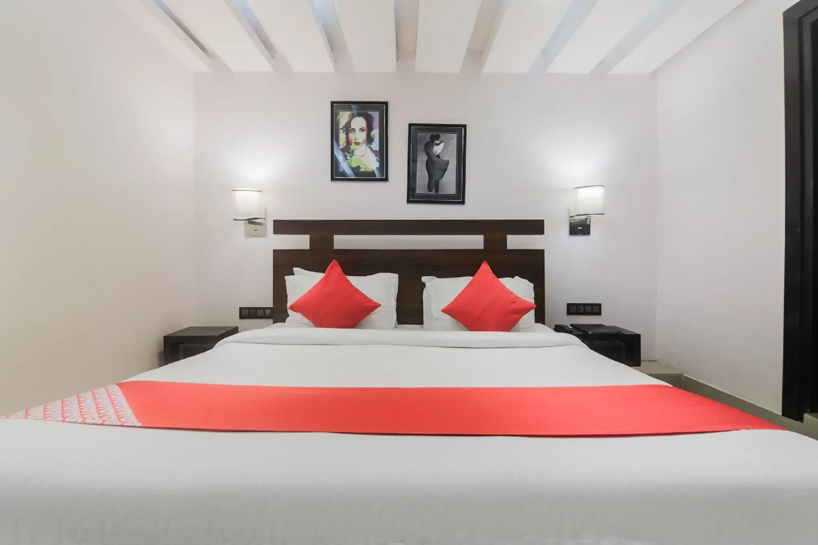 OYO 6645 Hotel Sapphire