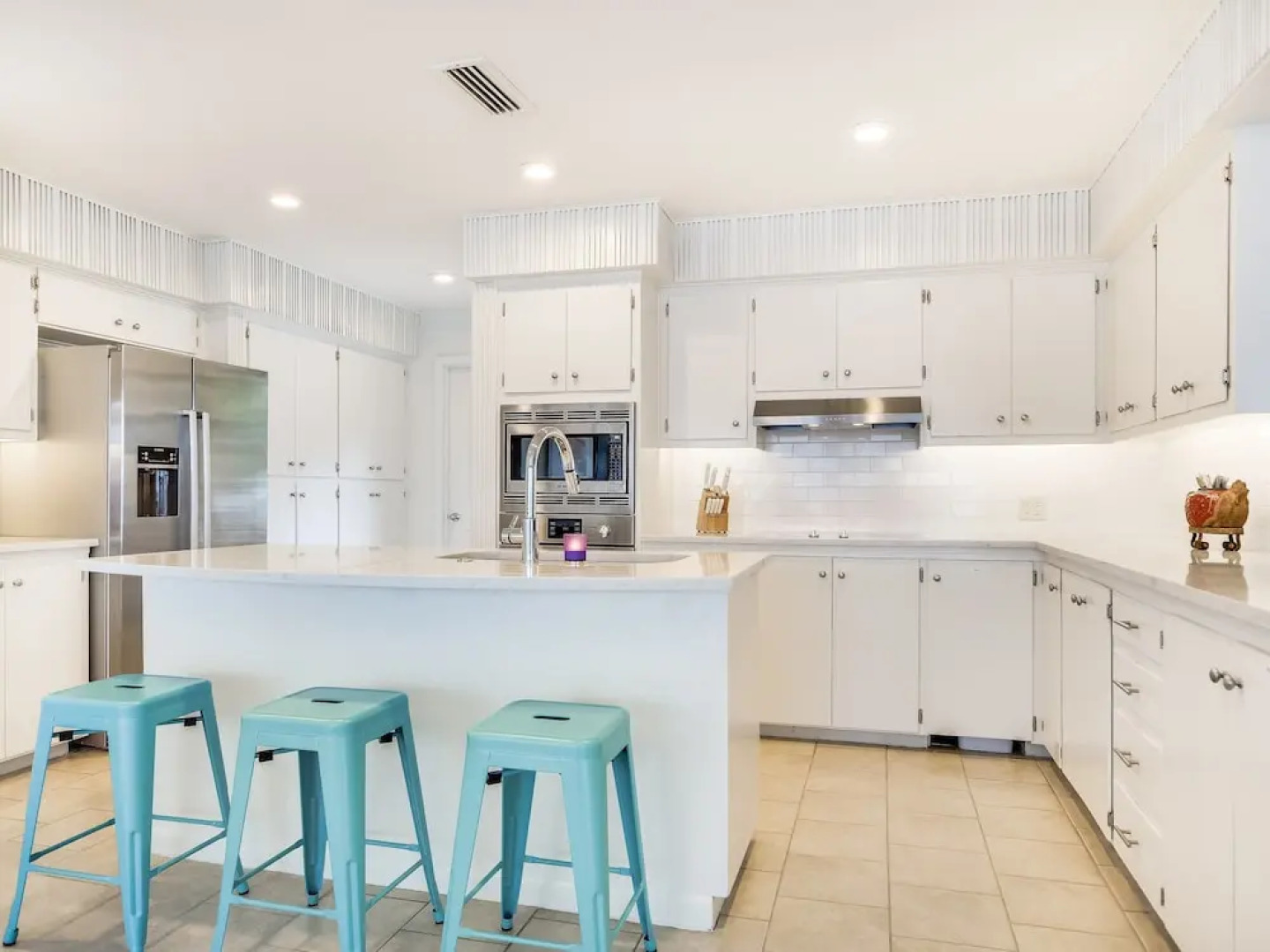 5BR 3 5BA Hill Country Lake Home by RedAwning