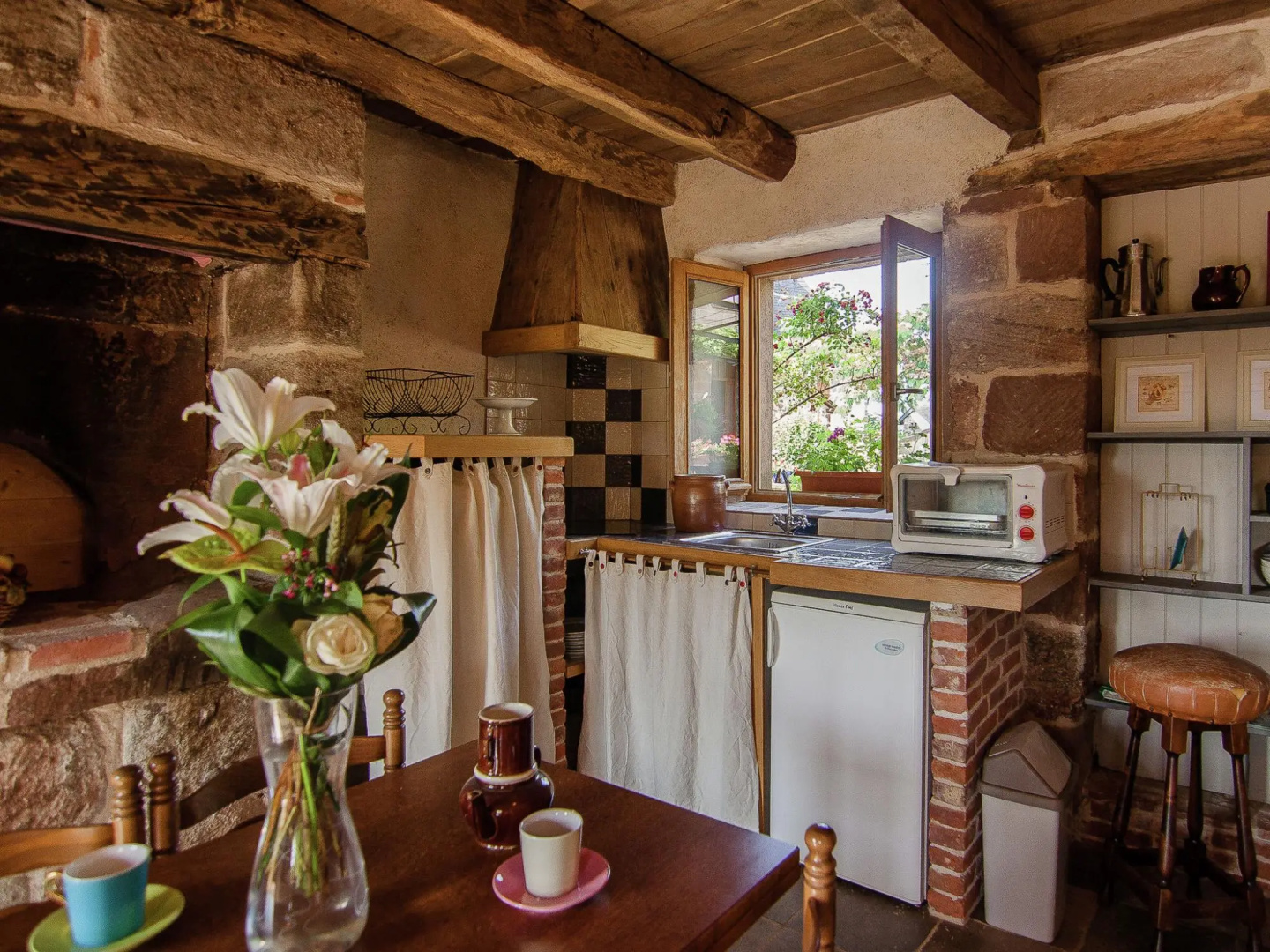 Classy Holiday Home in Saint Bonnet la Riviére With Garden