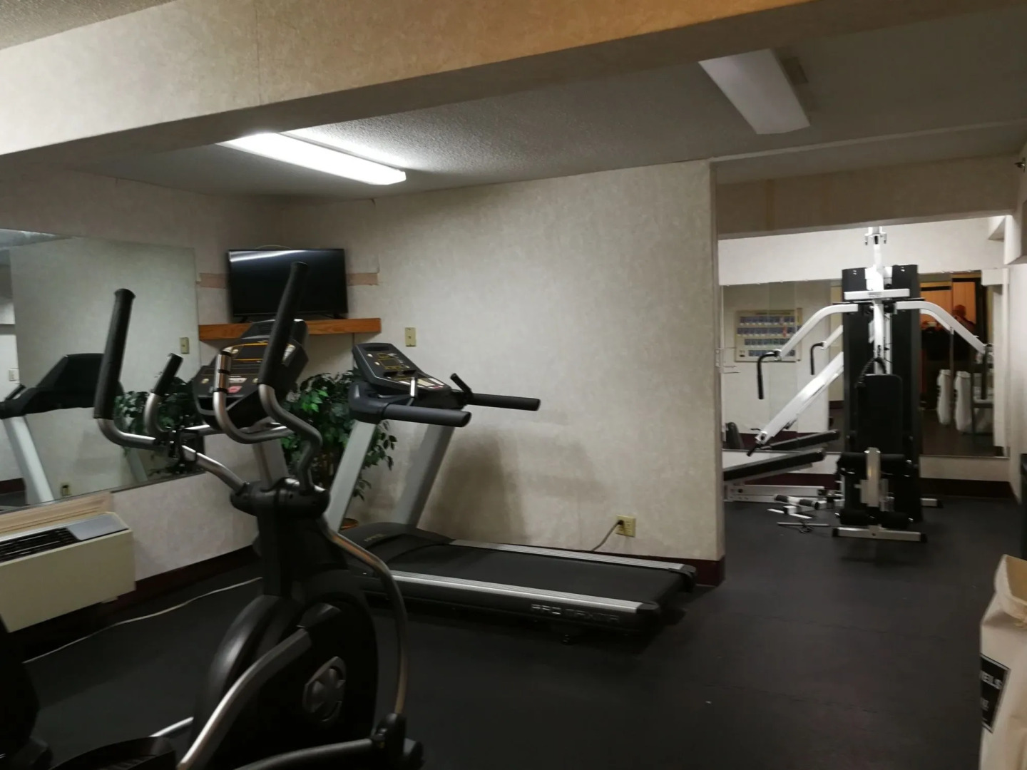 Mystic River Hotel & Suites Near Casinos