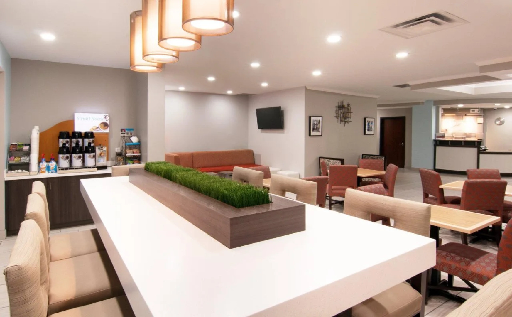 Holiday Inn Express Hotel & Suites Spence Lane by IHG