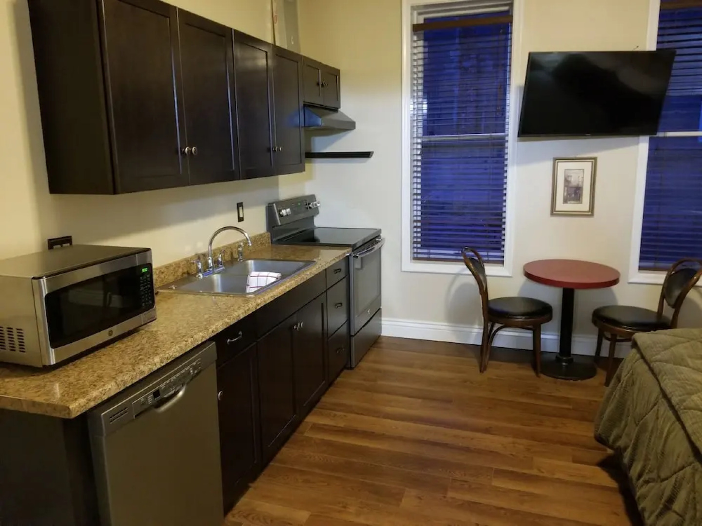 Silver Horseshoe Inn