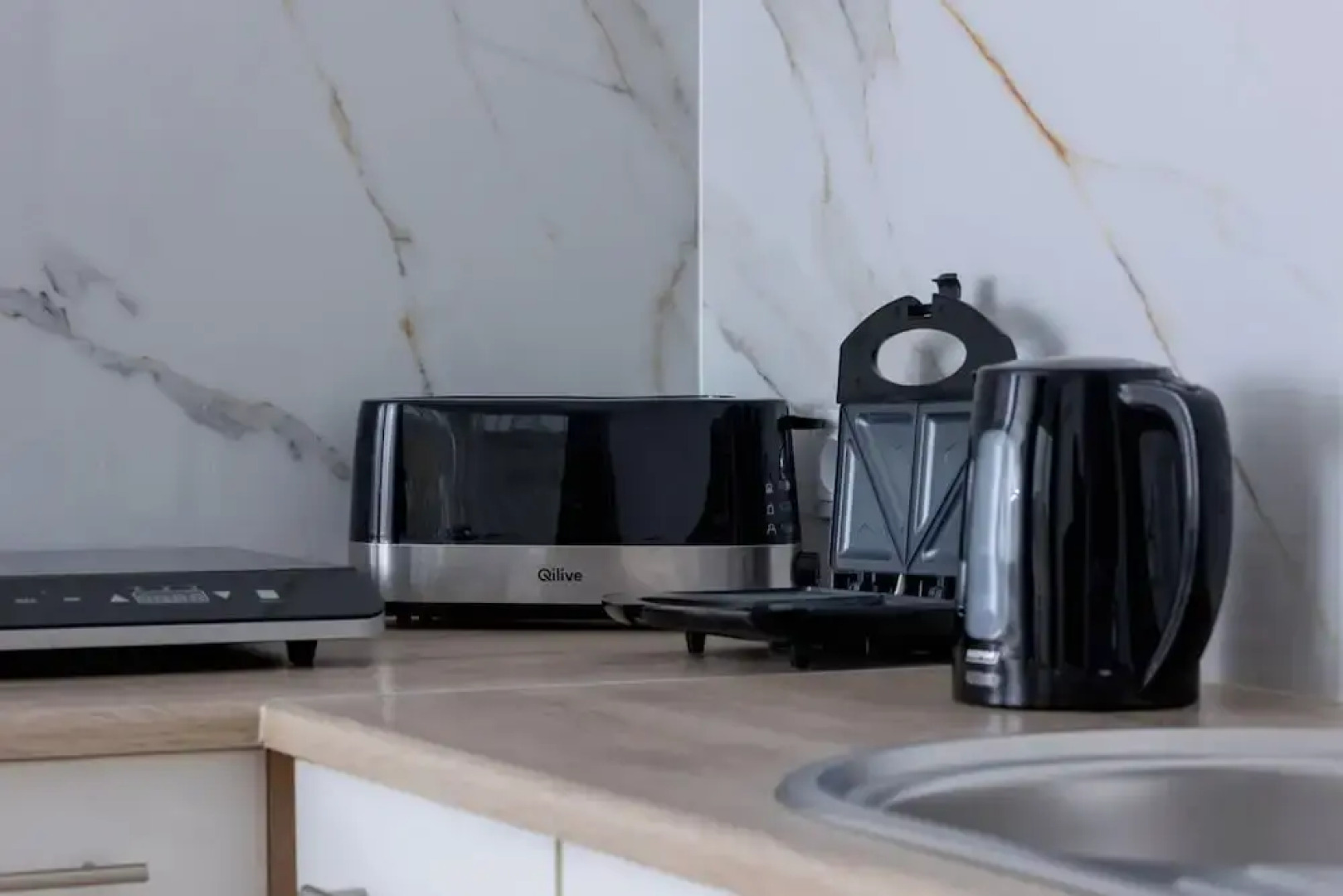 Air-conditioned Apartment by Renters