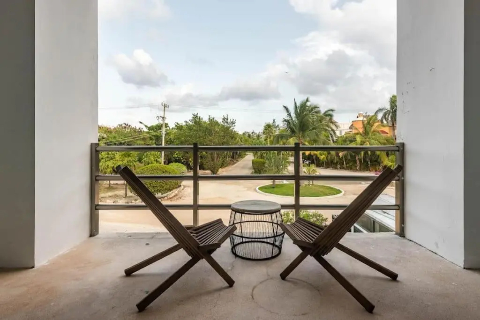 Peaceful & beautiful 3 min walking to the beach