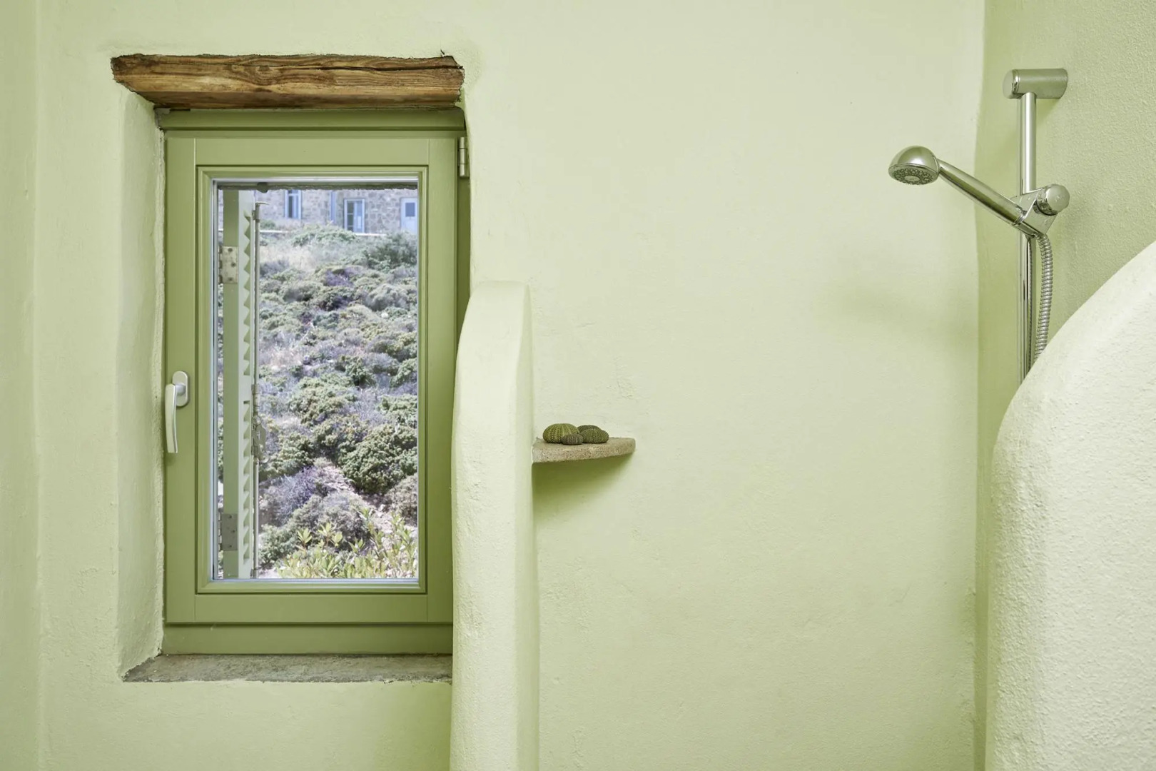 Spacious 6 bdrm Stone Villa with Pool