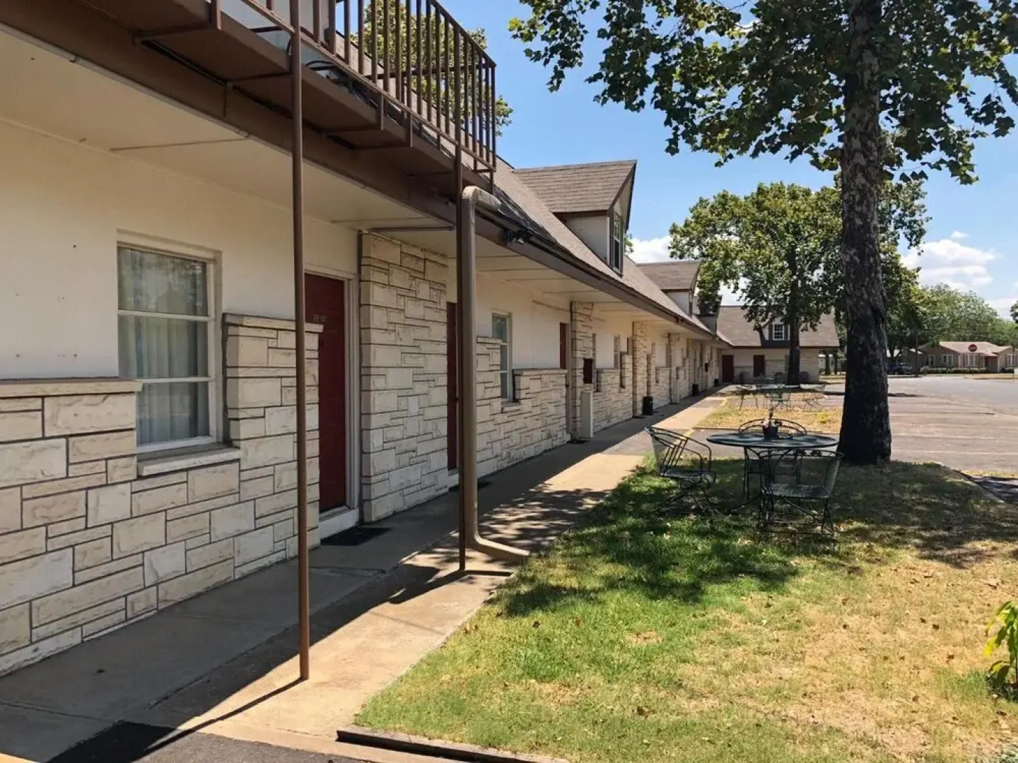 Azure Hills Inn & Suites