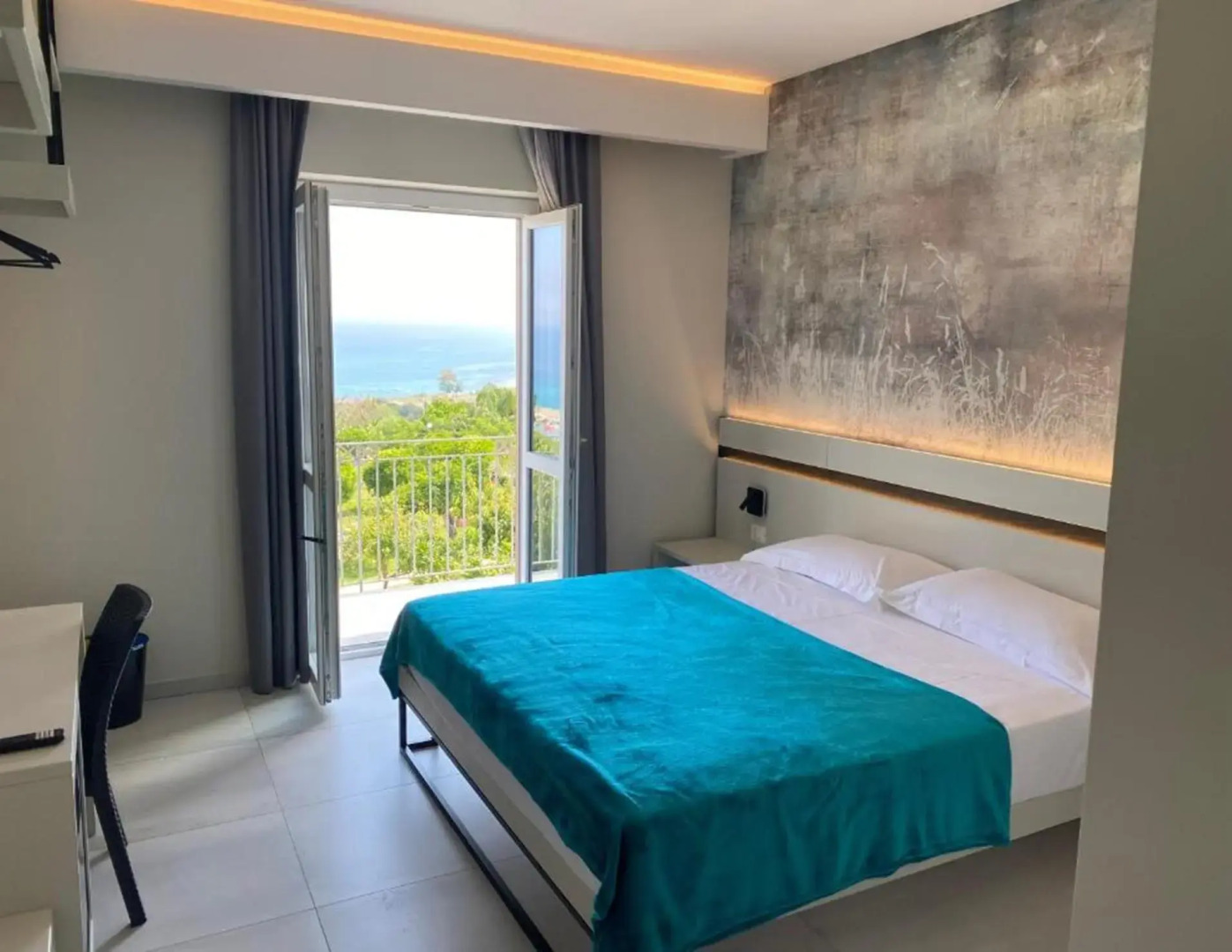 Aether Suites Tropea