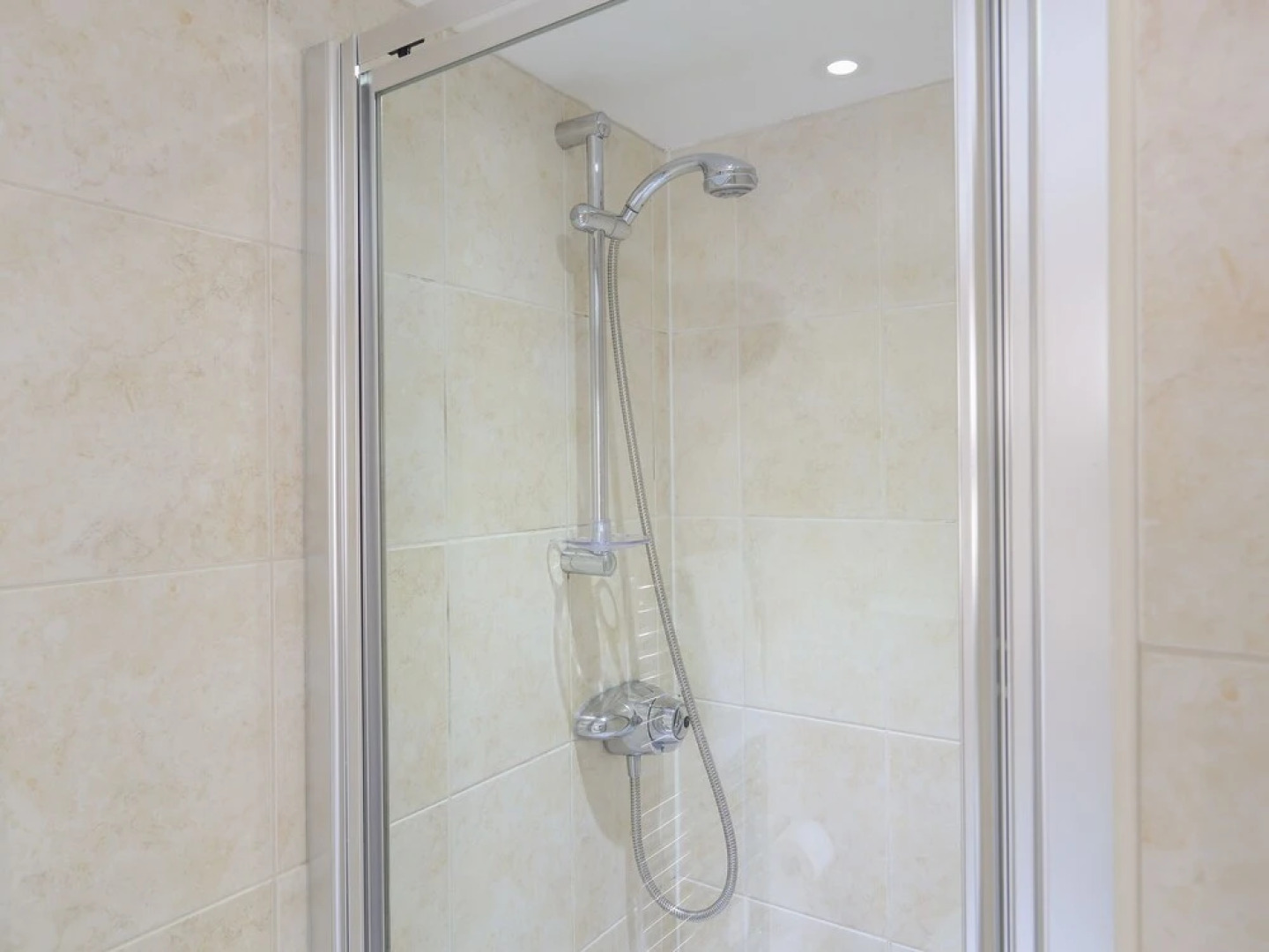 Keepers Lodge, Hillfield Village