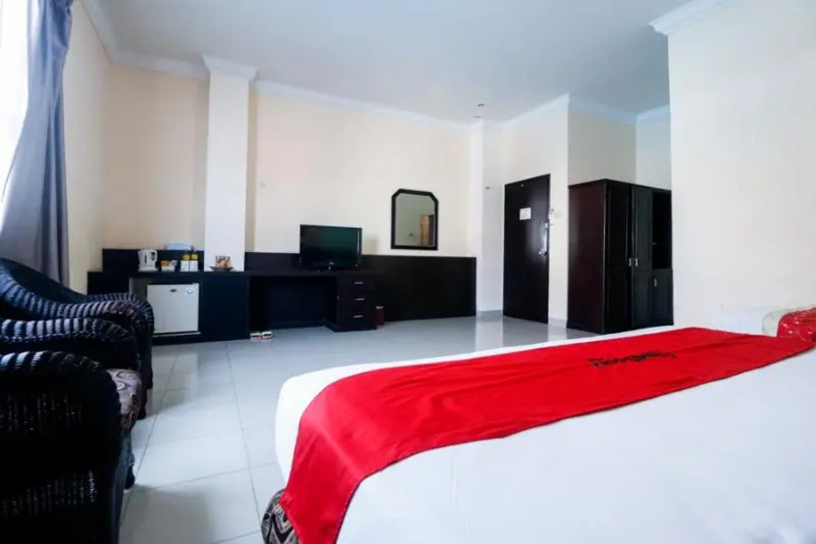 RedDoorz Plus @ Jalan Dr Sutomo Pekanbaru