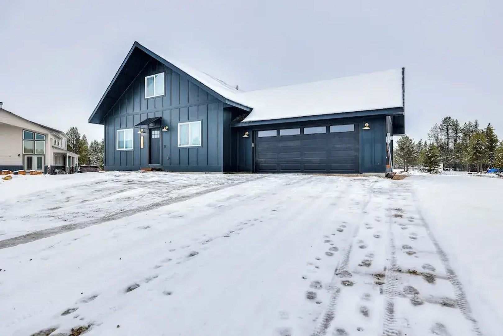 Family-friendly Donnelly Home w/ Private Hot Tub!