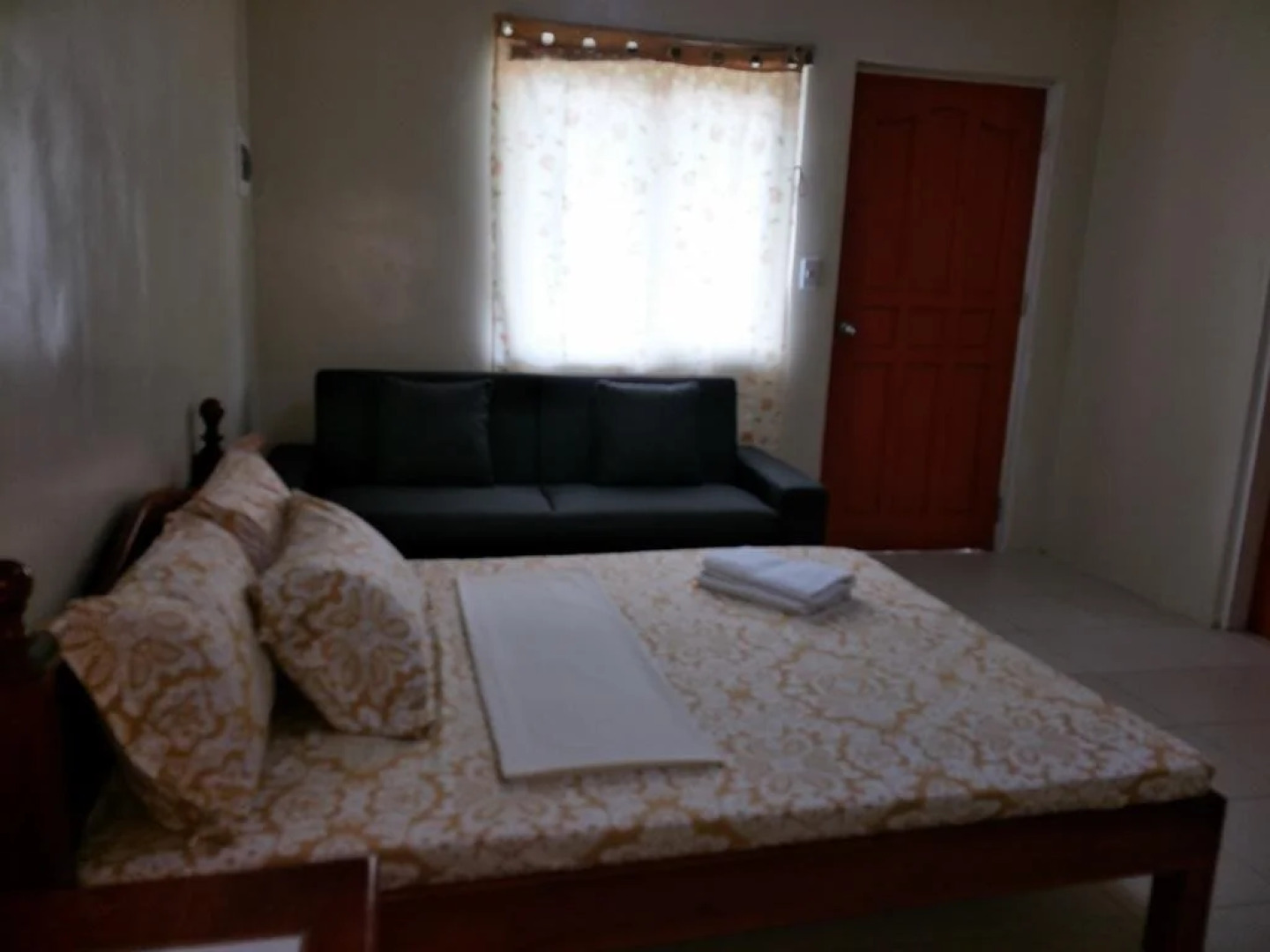 Stop n Shop Tourist Inn