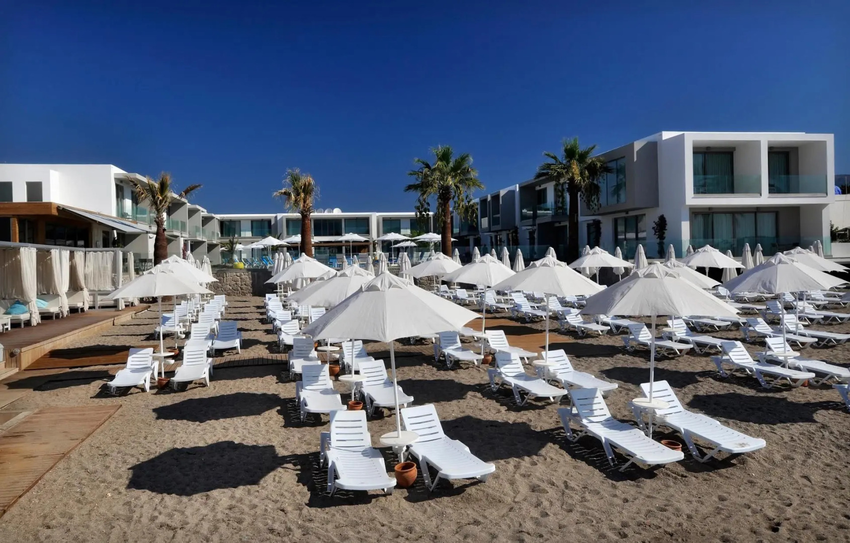 Lugga Boutique Hotel & Beach
