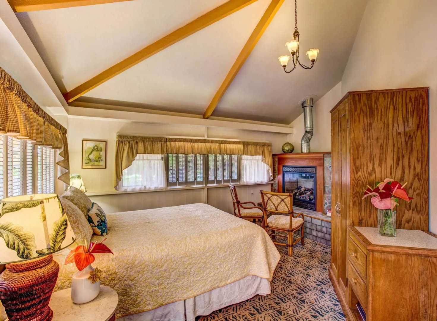 Kilauea Lodge and Restaurant