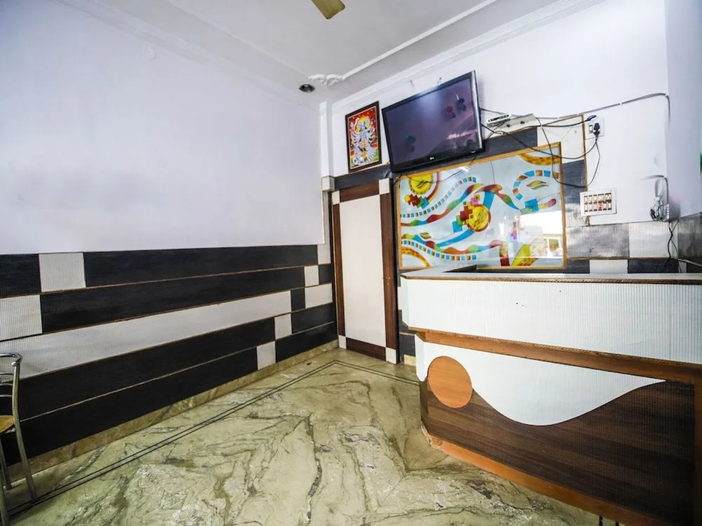 OYO 24753 Hotel Preet