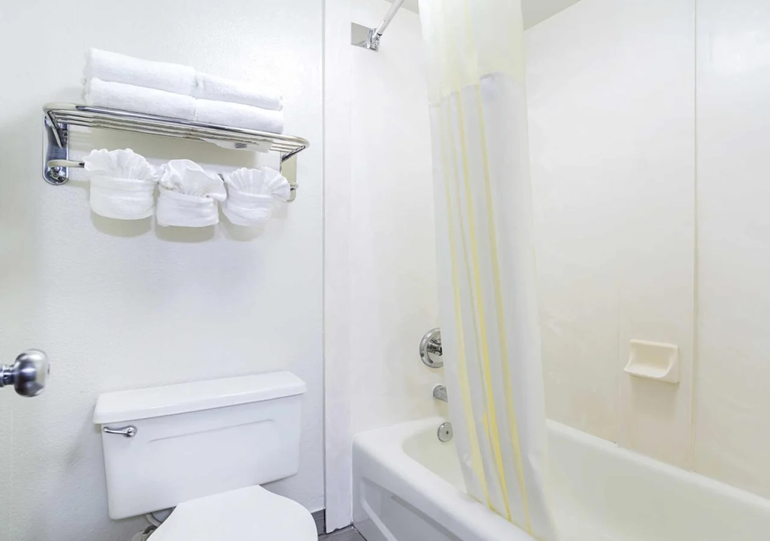 Holiday Inn Hotel and Suites Richmond West End by IHG