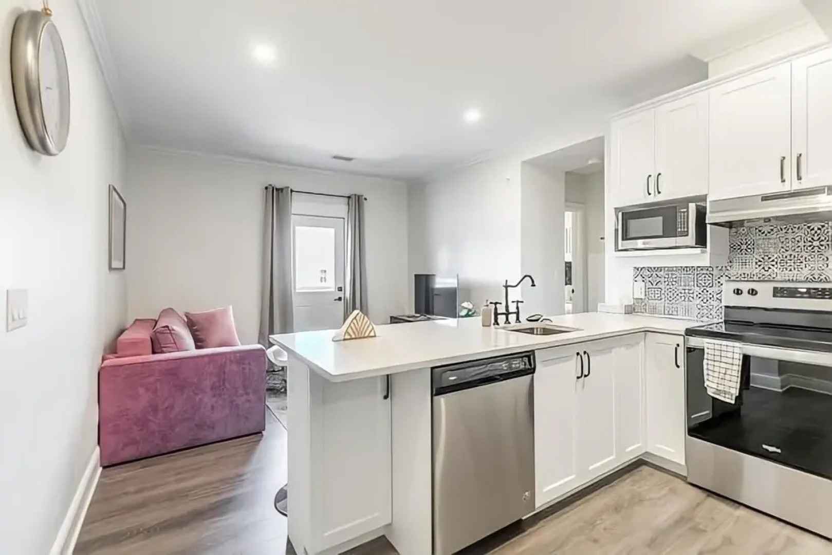 Rideau 1Bd Apartment Balcony Free Parking 2