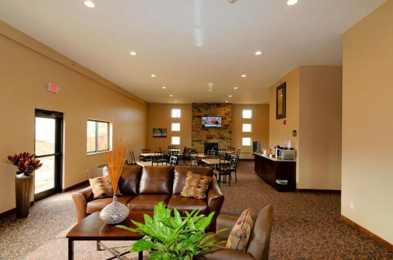 Cobblestone Inn & Suites - Denison - Oak Ridge