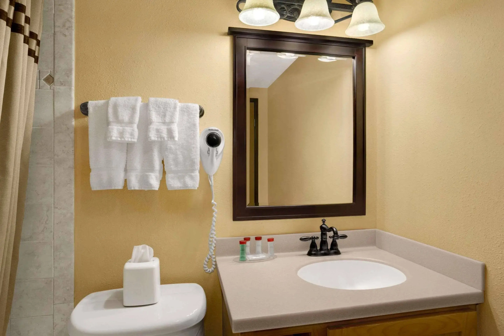 Roosevelt Grand Dakota, SureStay Collection by Best Western