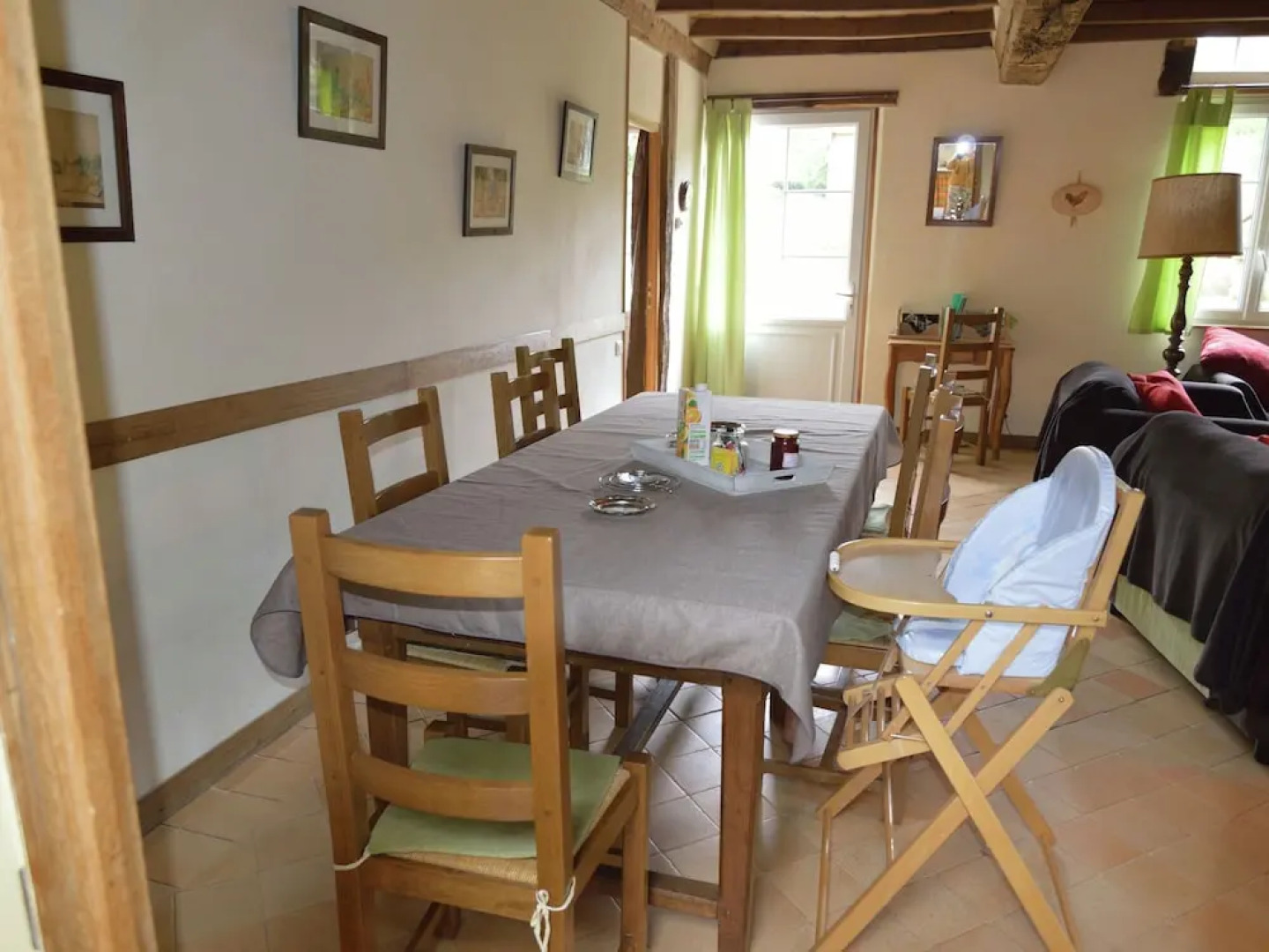 Pleasant Holiday Home in Isigny-le-buat With Garden