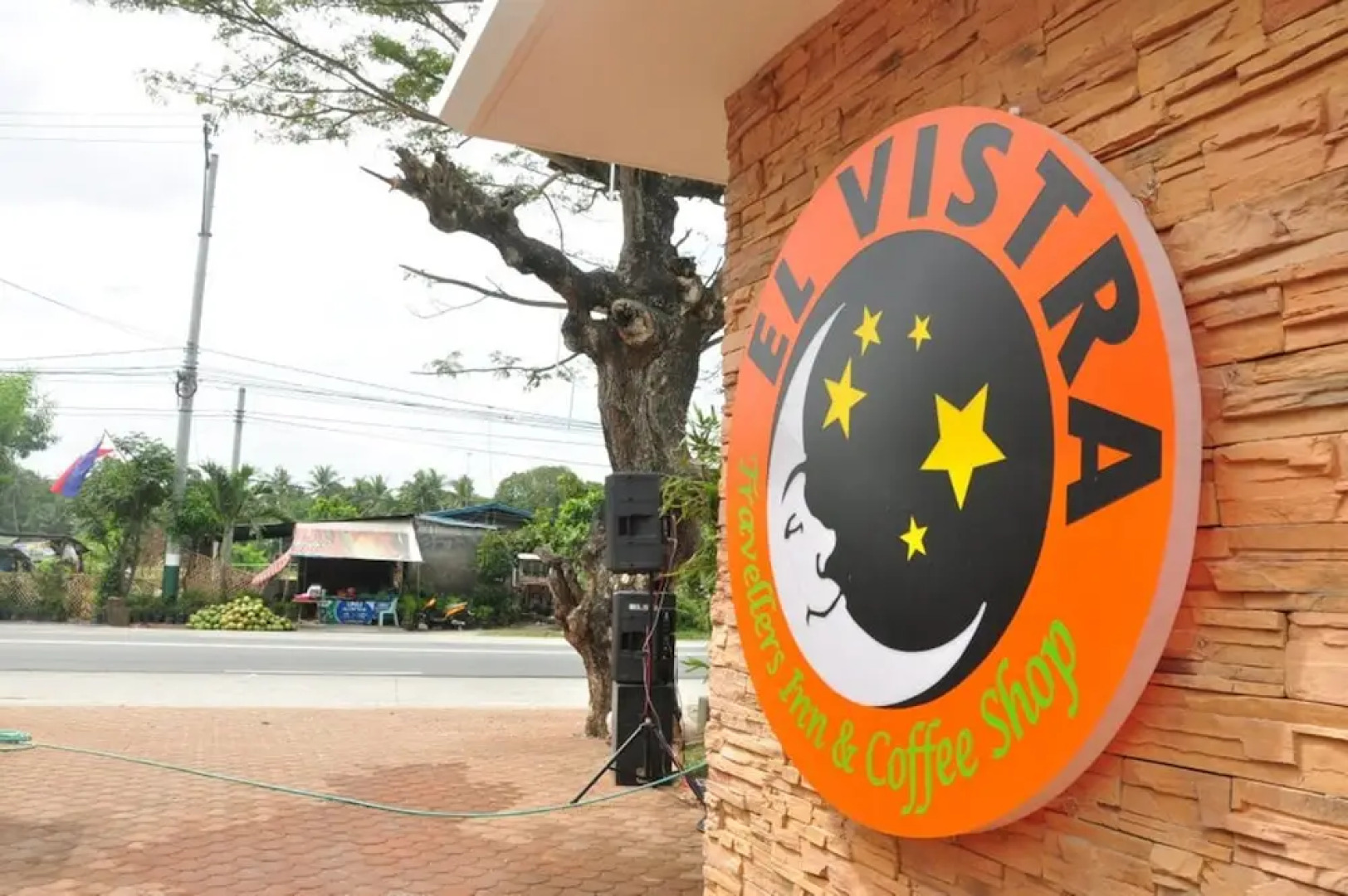 El Vistra Travellers Inn & Coffee Shop