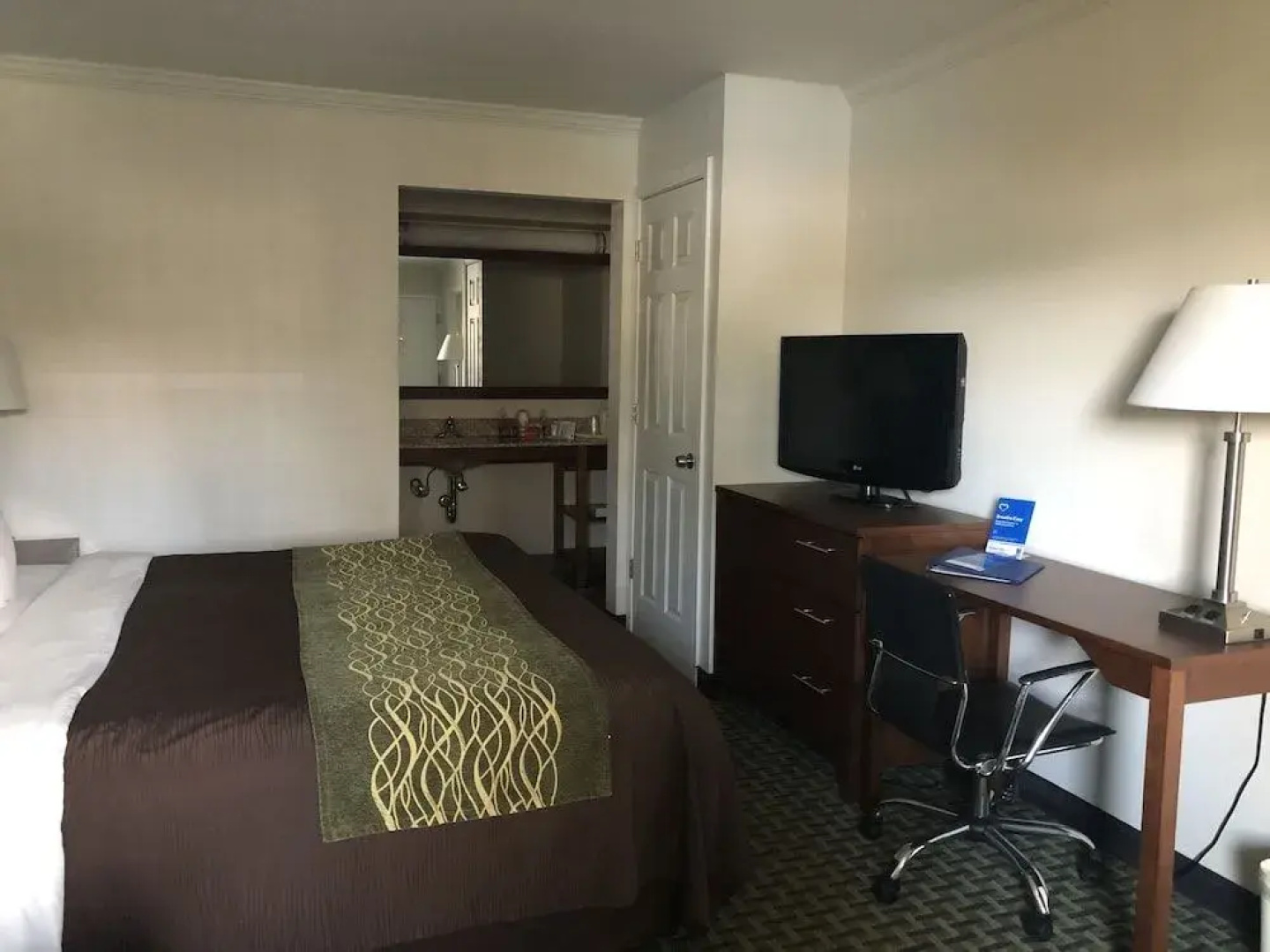 Days Inn By Wyndham Austintown