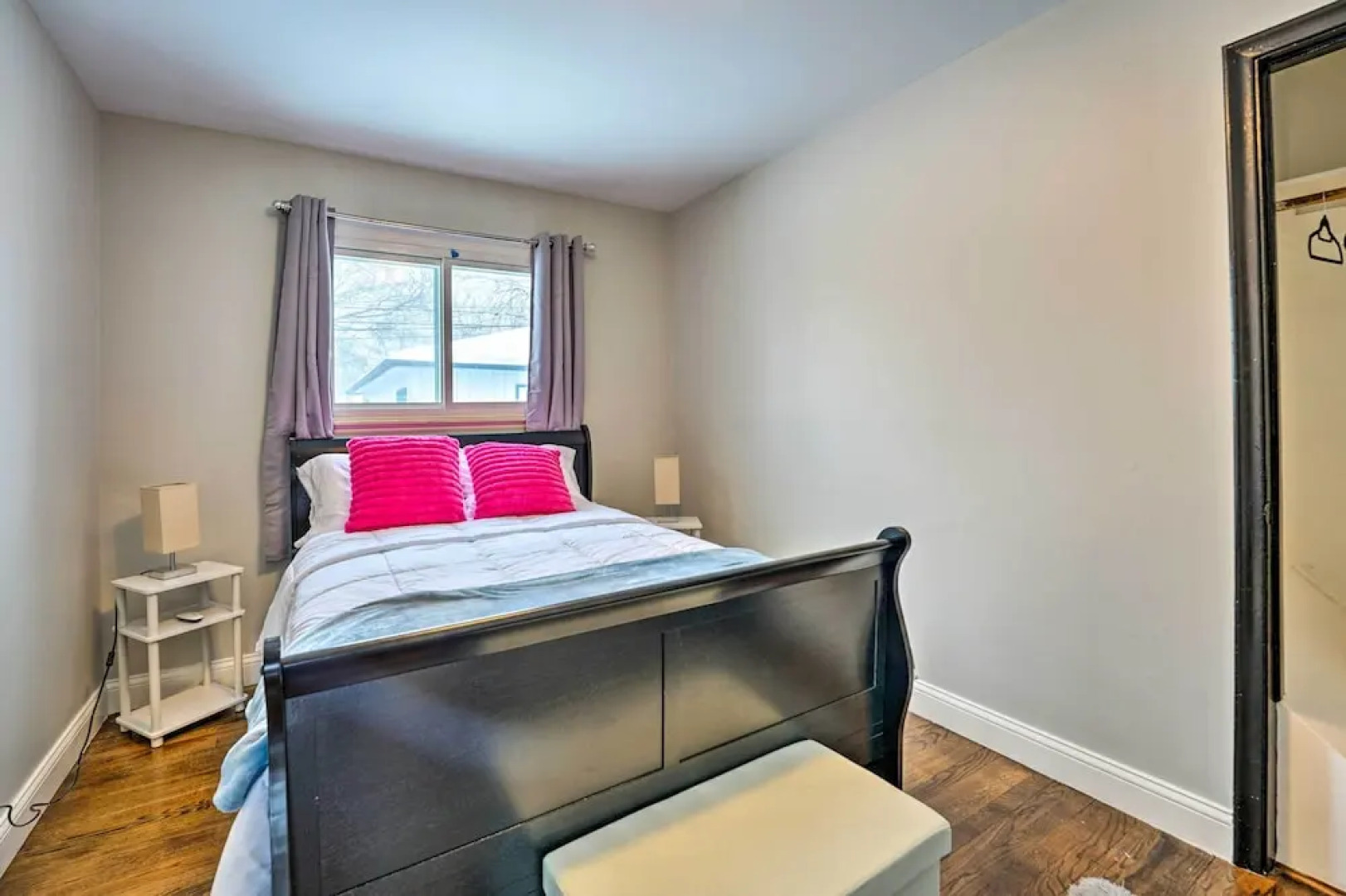 Westland Home w/ Yard ~ 20 Mi to Downtown Detroit!