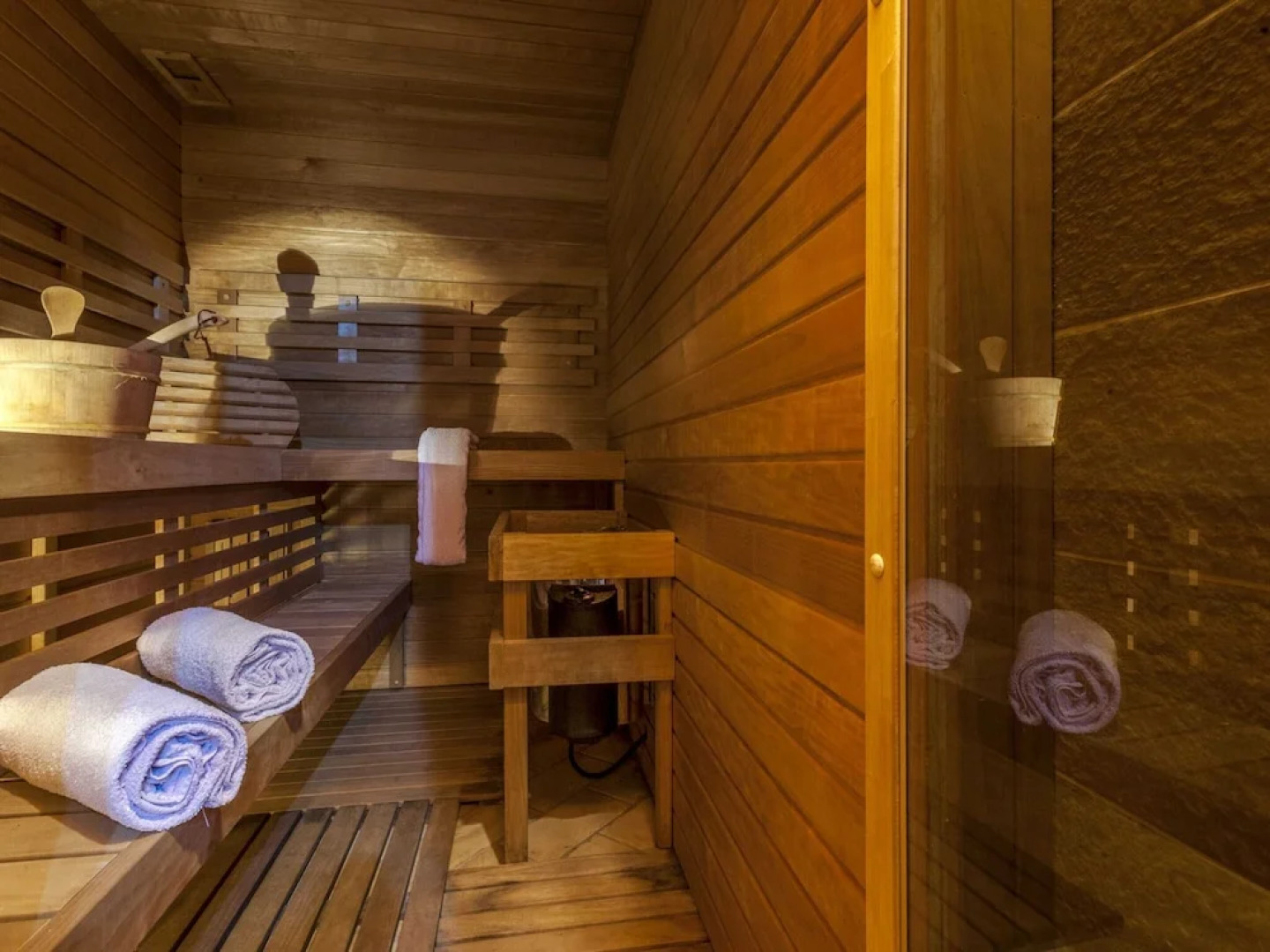 Villa in Piandimeleto With Pool & Sauna