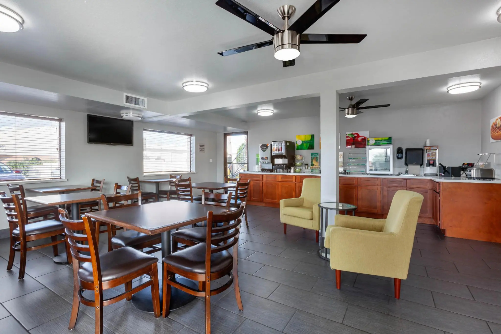 Quality Inn & Suites near Downtown Mesa