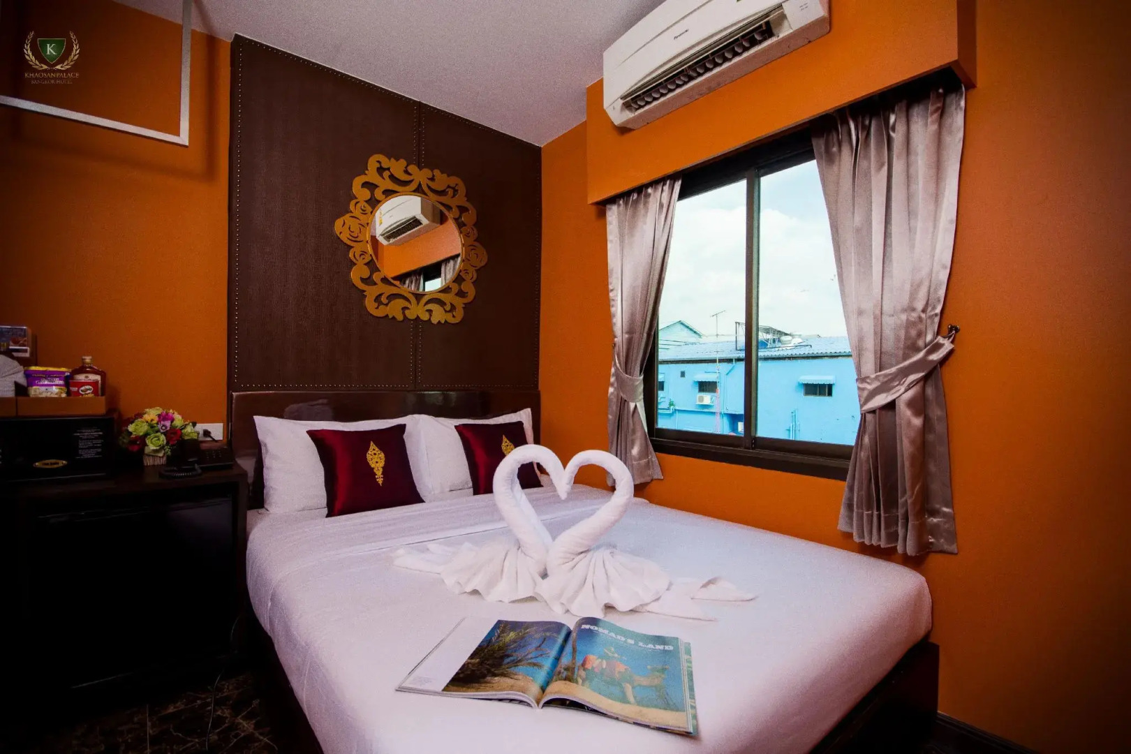 Violet Tower at Khaosan Palace