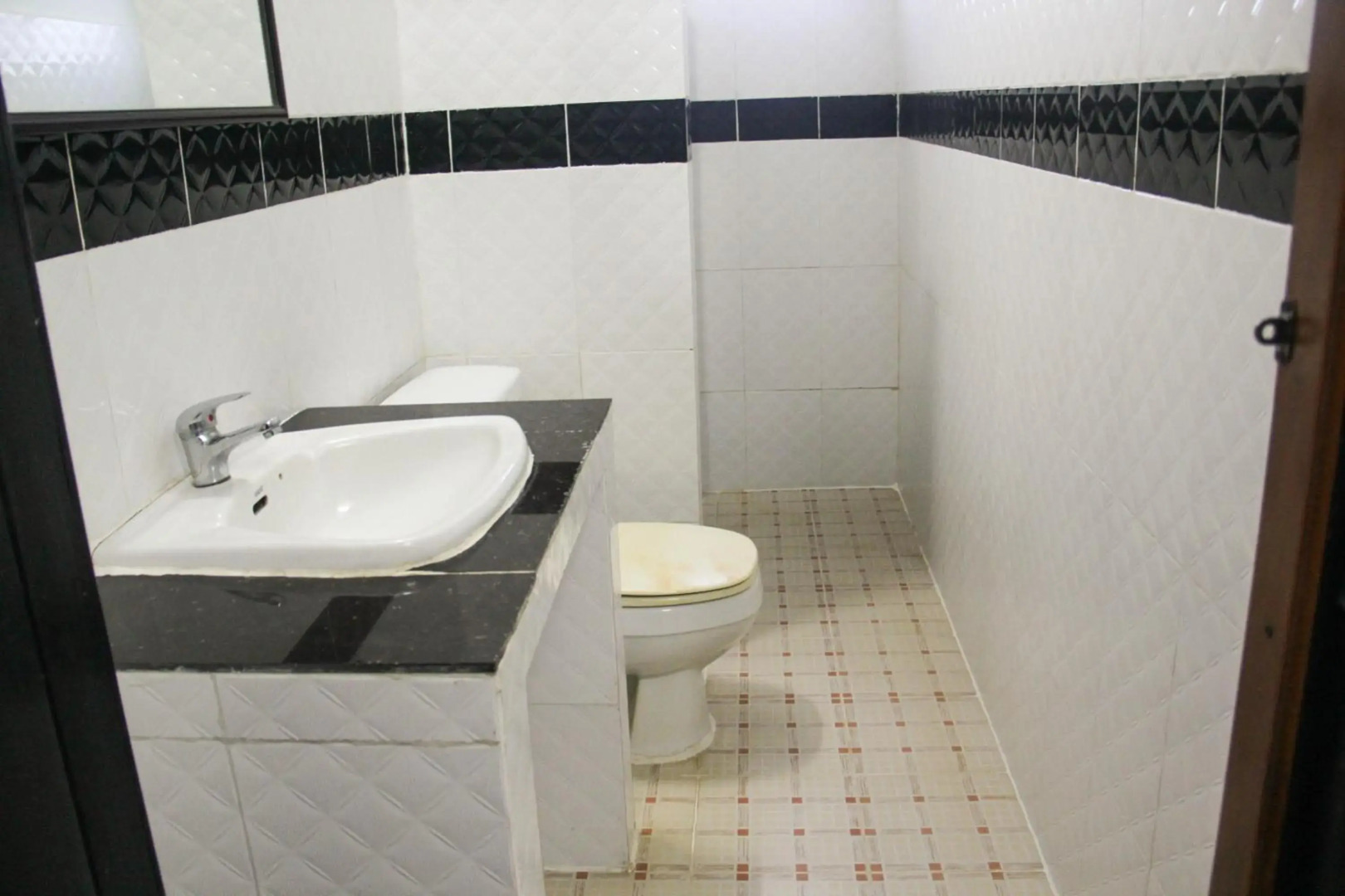 Tropical Breeze Guesthouse