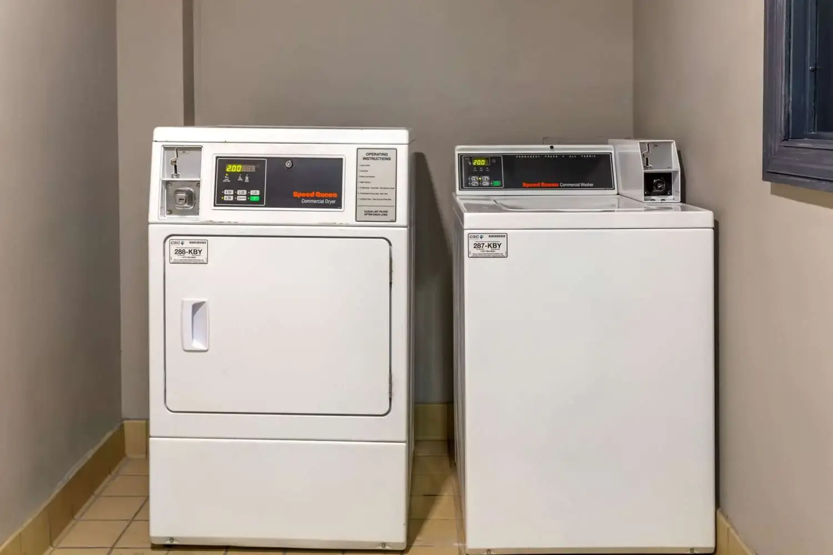 Country Inn & Suites by Radisson, Newport News South, VA