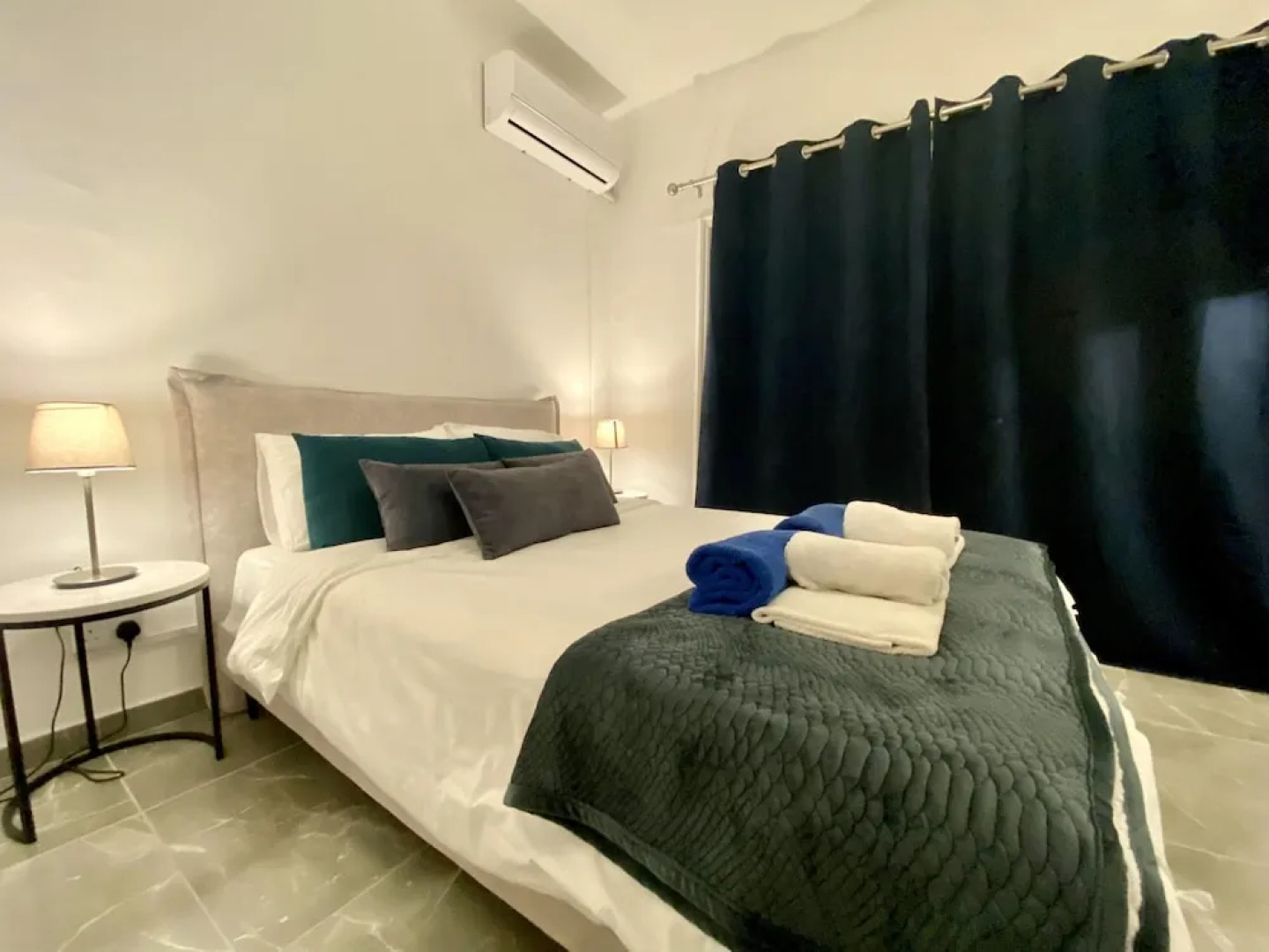 White Arches Sea View Apt No 2