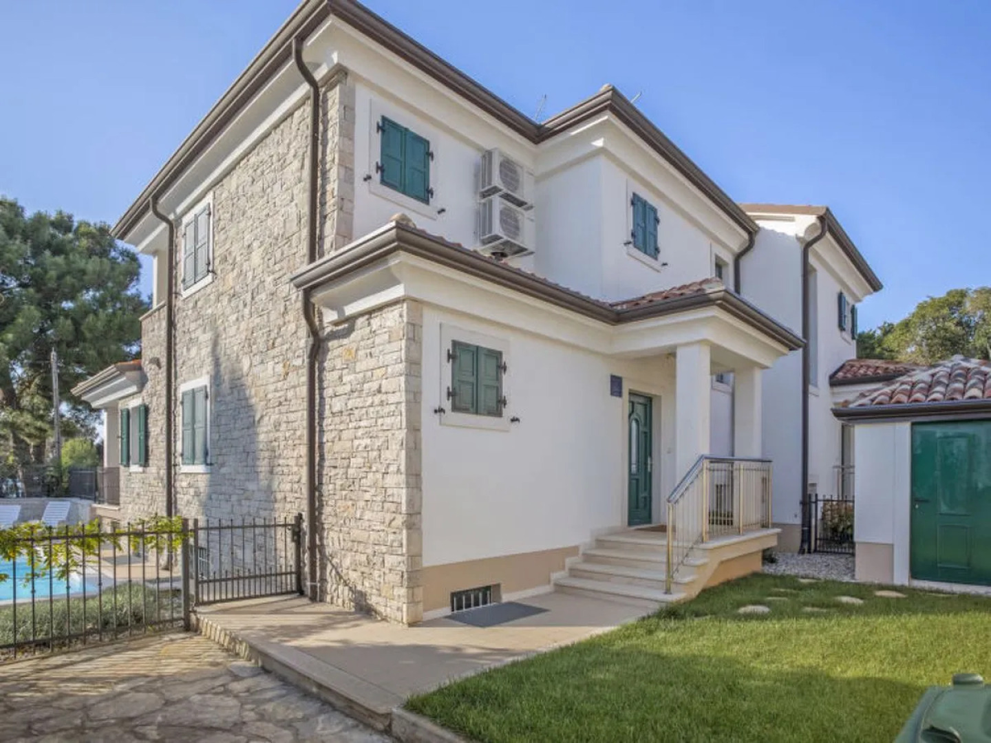 Villa Beach Front Ba Anija