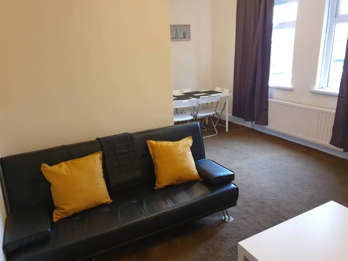 South Shield's Emerald 2 Bed Apartment