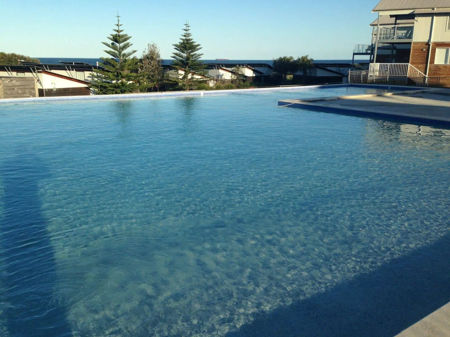 Caves Coastal Bar & Bungalows