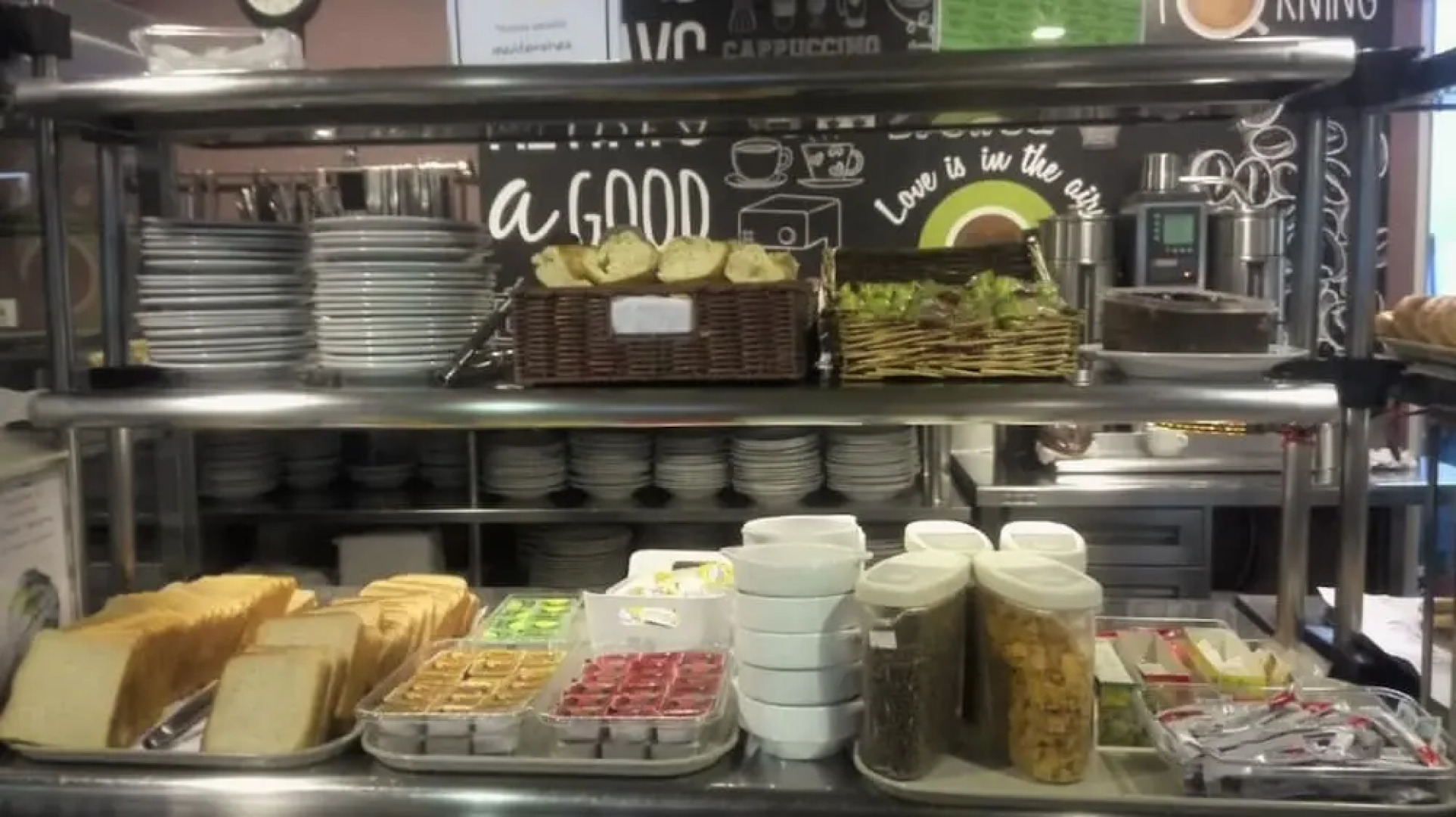 Colegio Mayor Resa Hernán Cortés - Centro Adscrito a REAJ