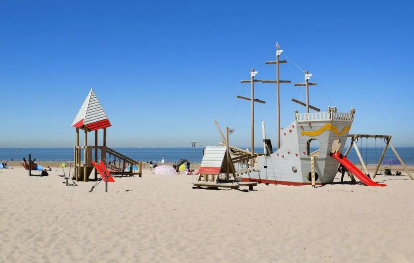 SEAVIEW Studio OOSTENDE - 6 pers - Type Düsseldorf - Moderne Flat met Slaaphoek - Flat with sleeping corner, direct aan het strand op de verkeersvrije zeedijk