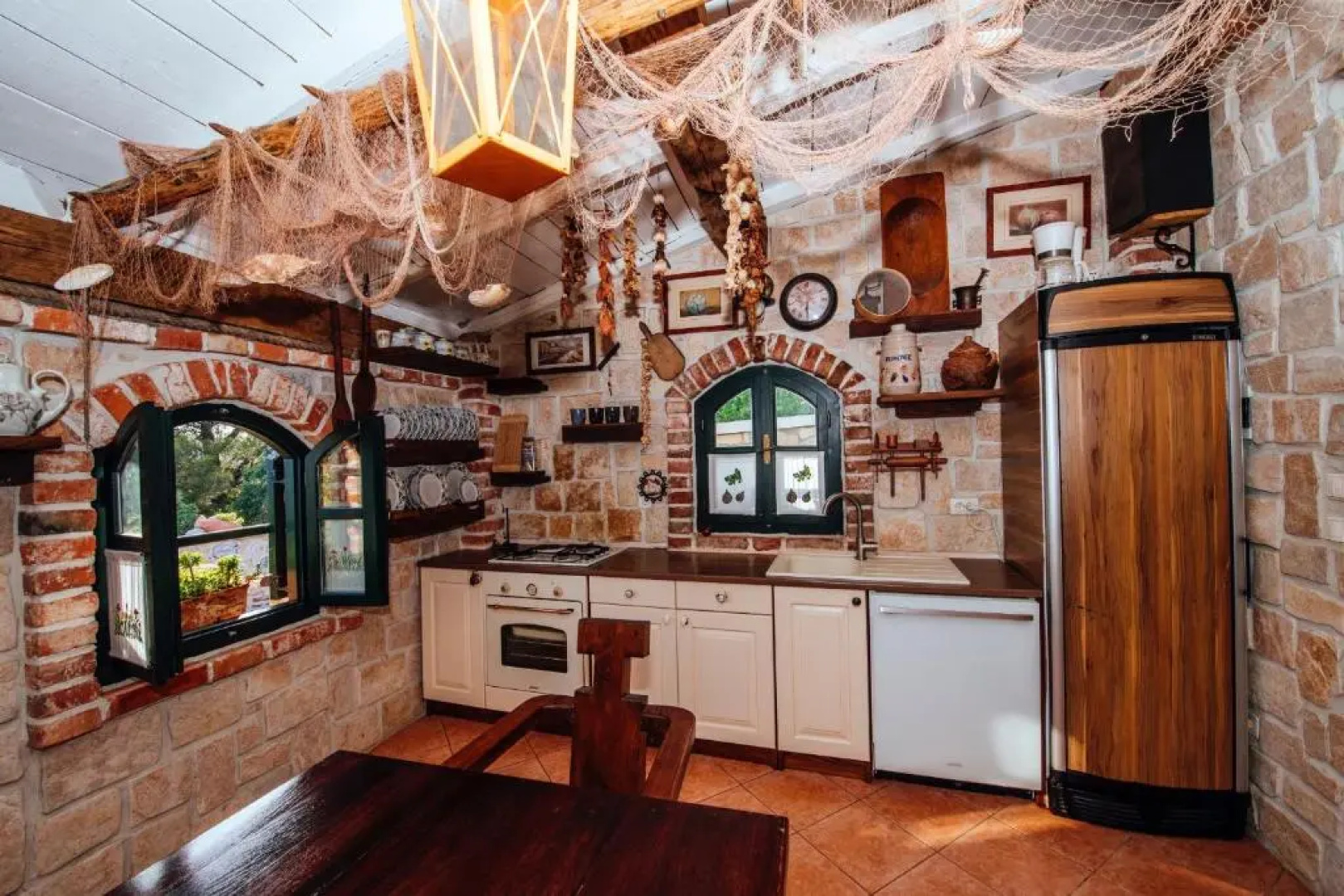Poolicluded Holiday House Halic