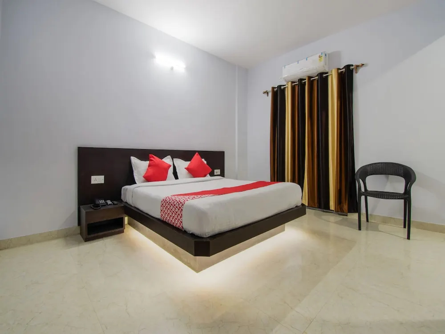 OYO 26974 Hotel S G International