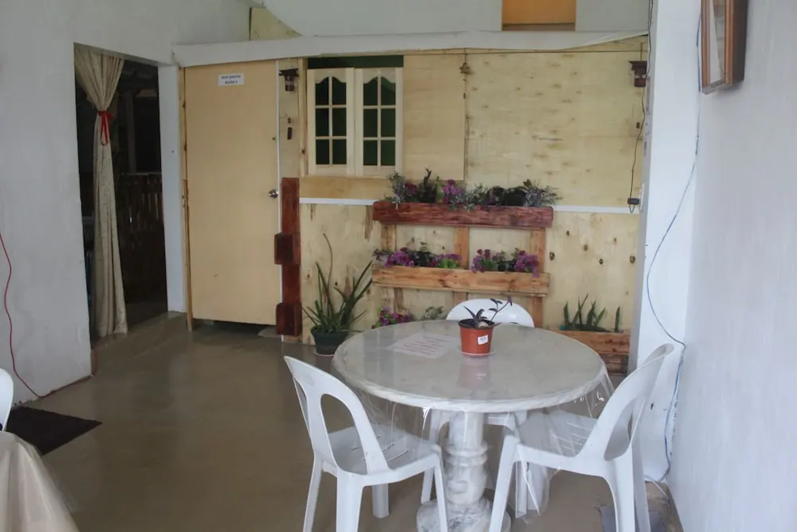 Maraño's Hometel