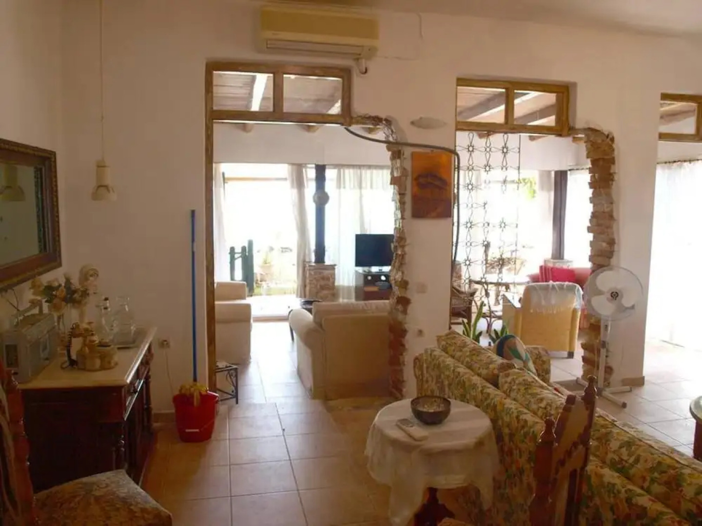 Alonaki Seafront Cottage