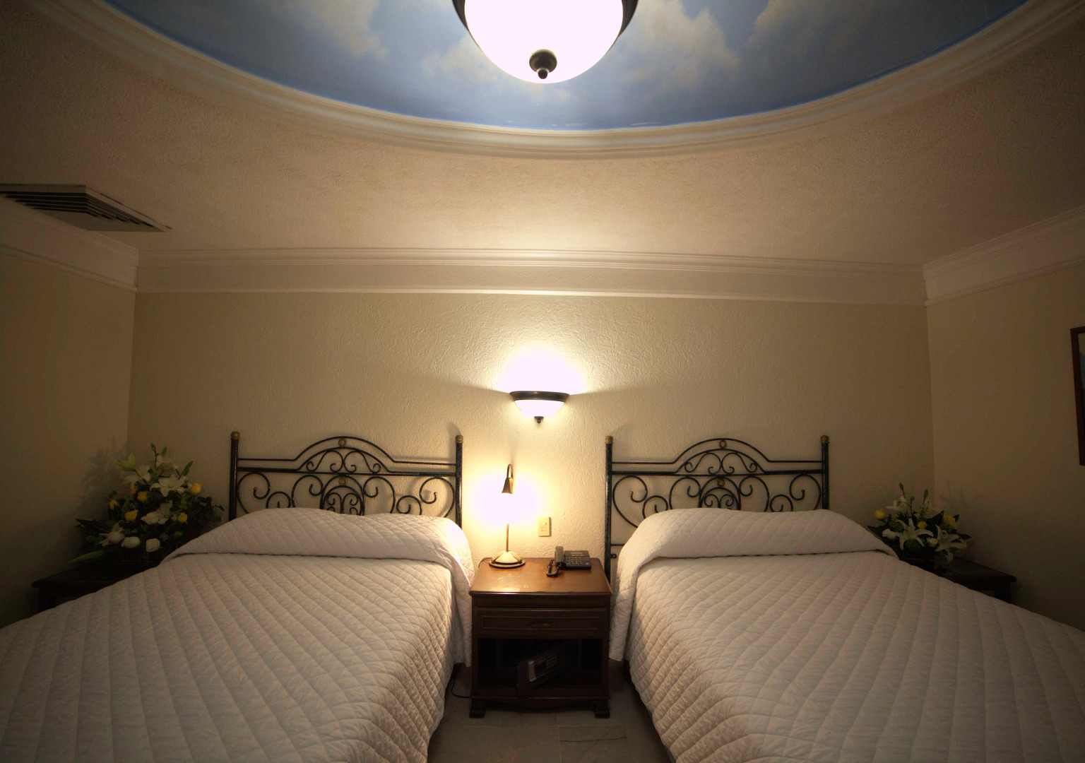 Отель Francis Drake by DOT Tradition