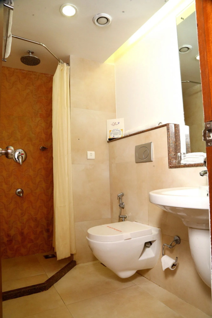 Srinivas Saffron Hotel