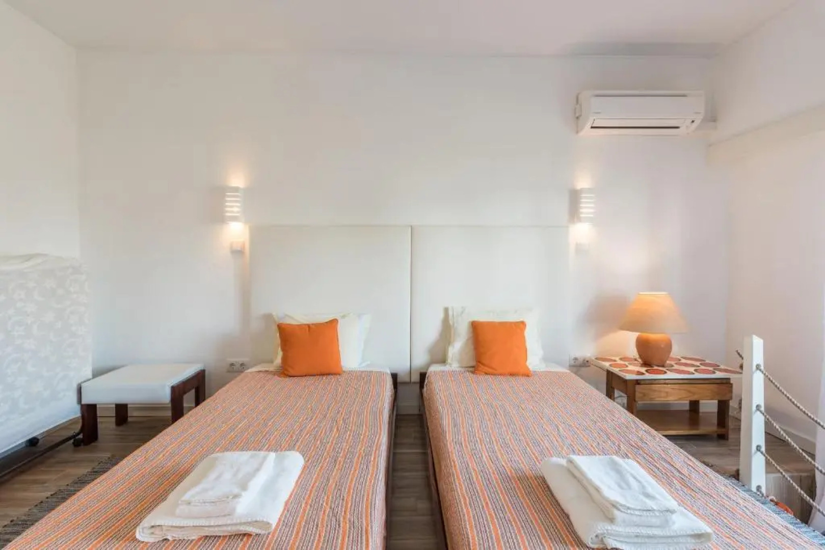 LovelyStay - Green Oasis Villa