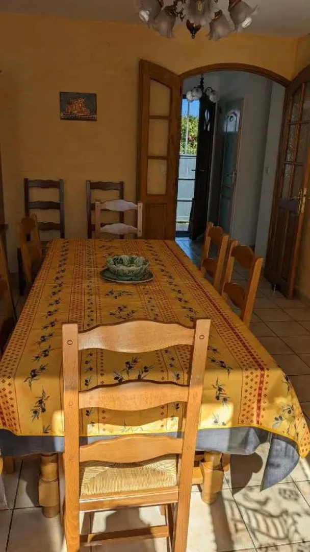 Belle villa de 90m2 au calme avec jardin et parking à 10 mn de la mer en voiture