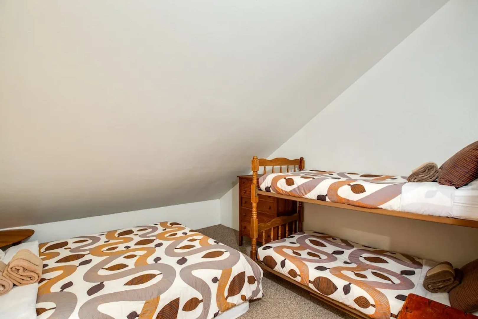 57SW - Fireplace - WiFi - Sleeps 6