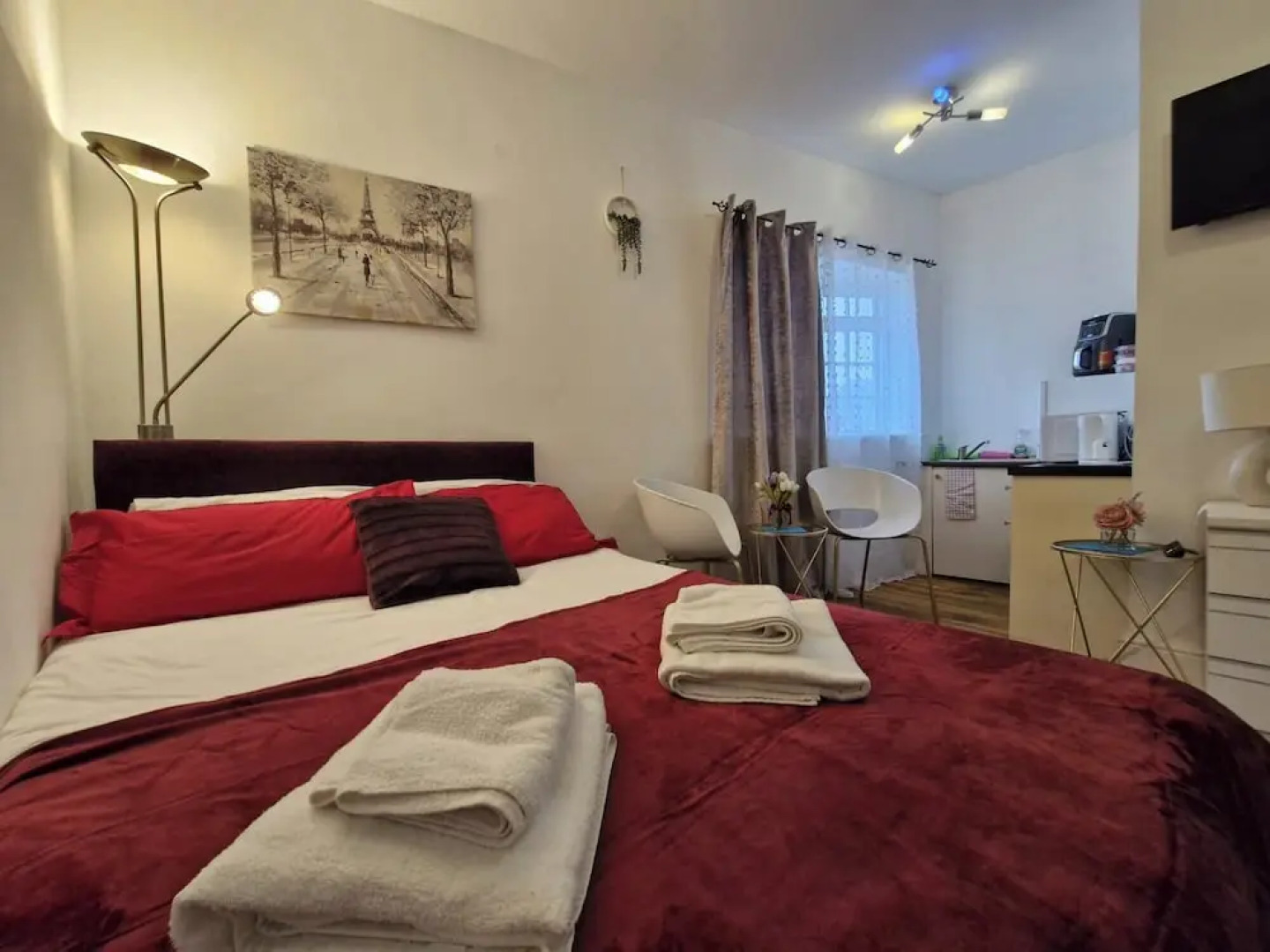 Seaside Bliss Apartment for Style and Comfort