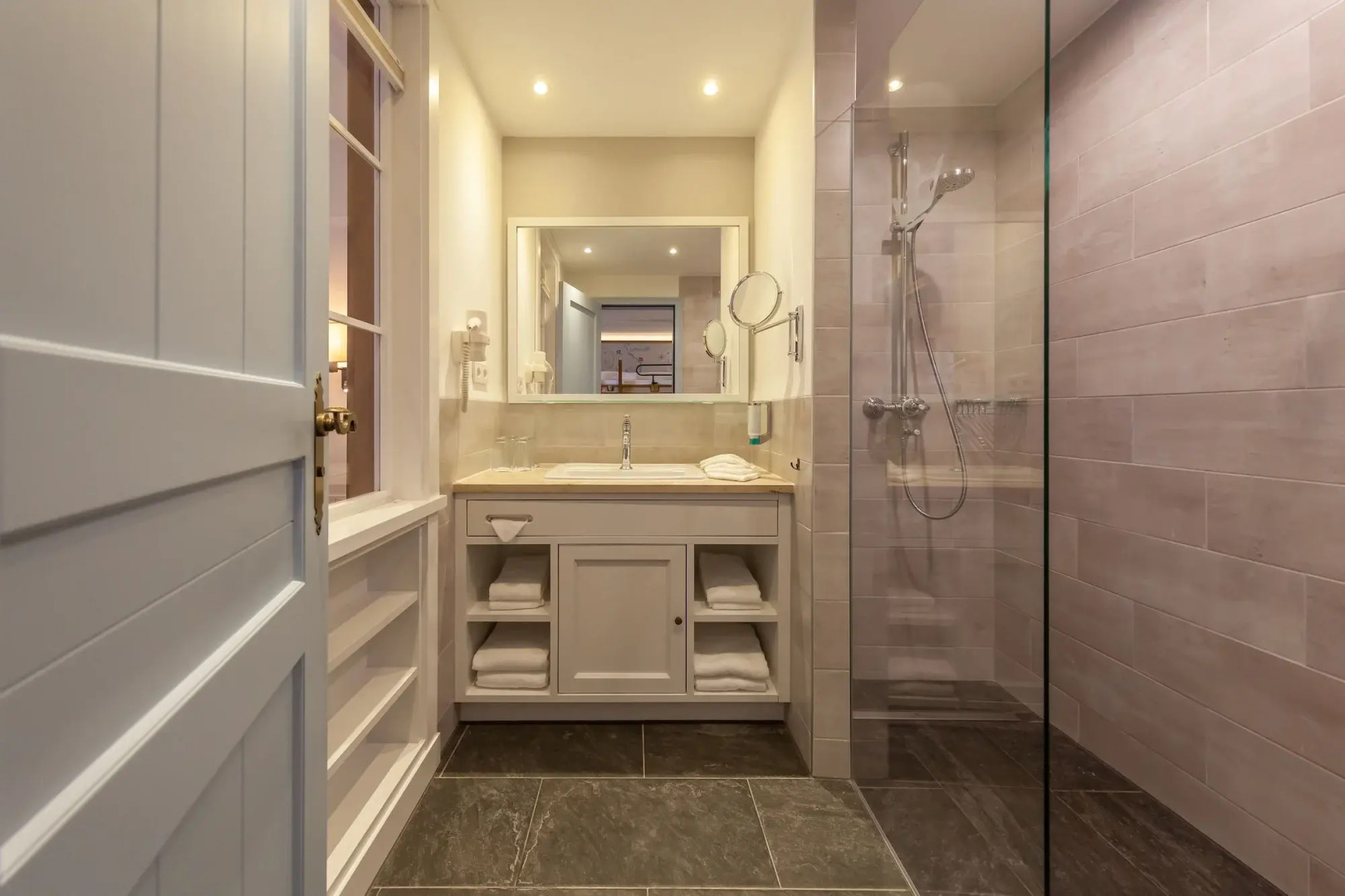 Europa-Park Erlebnis-Resort, Hotel Krønasår