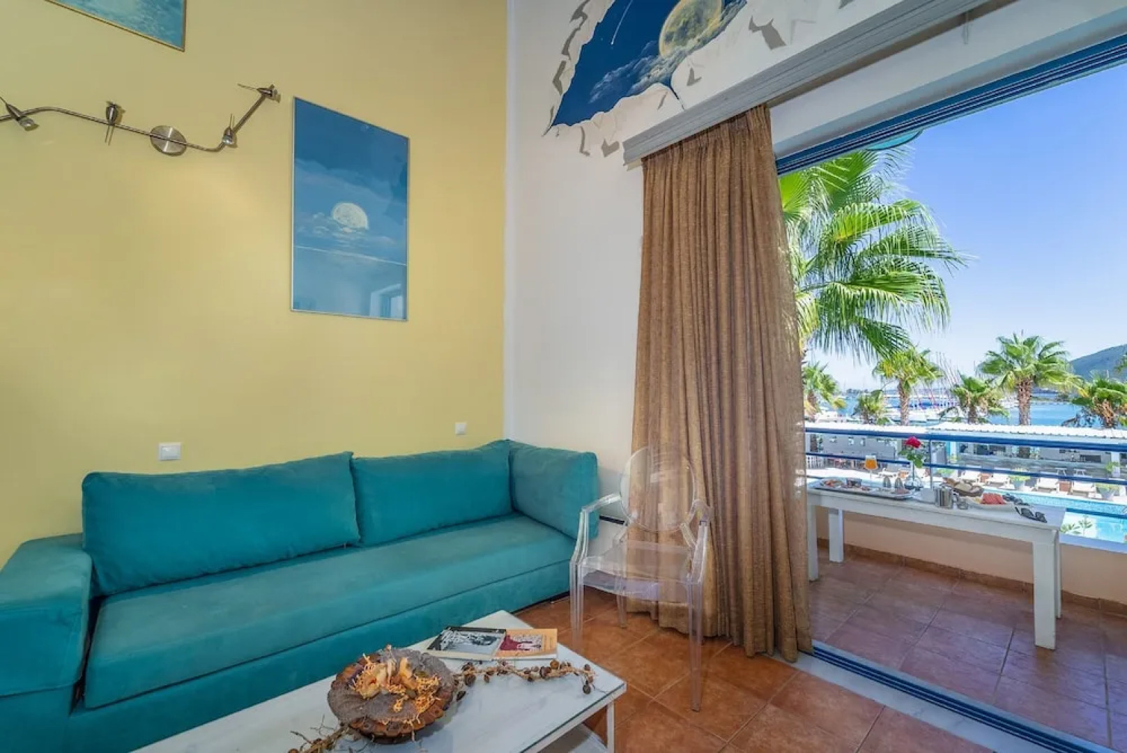 Ianos Hotel